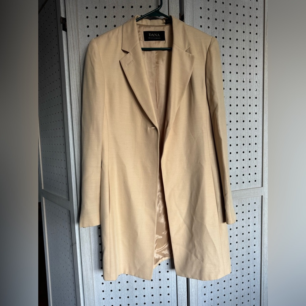 Dana Buchman Classic Tan Blazer